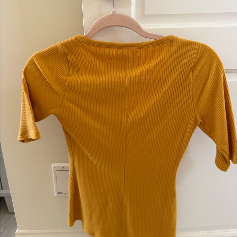 Reformation Mustard Yellow Short Sleeve Top - Picture 4 of 4